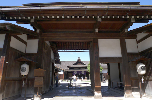 TAKAYAMA Jinya