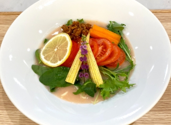 トマトヴィーガンラーメン