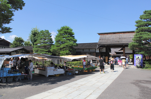 陣屋前朝市