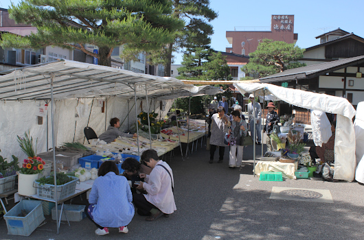 陣屋前朝市